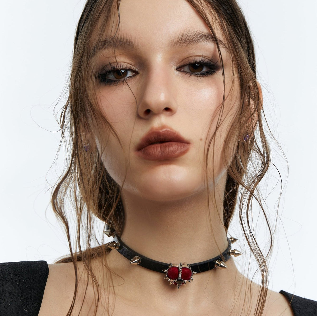 Velvet_Heart_Rivet_Choker_1200