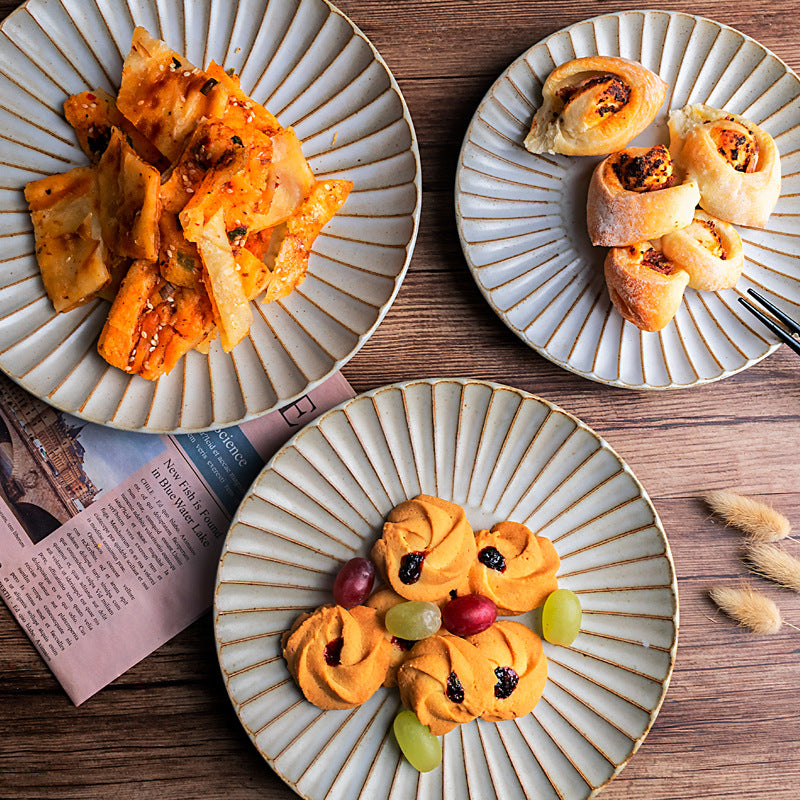 Daisy Plate - Asian Lifestyle Boutique – CHOP SUEY CLUB